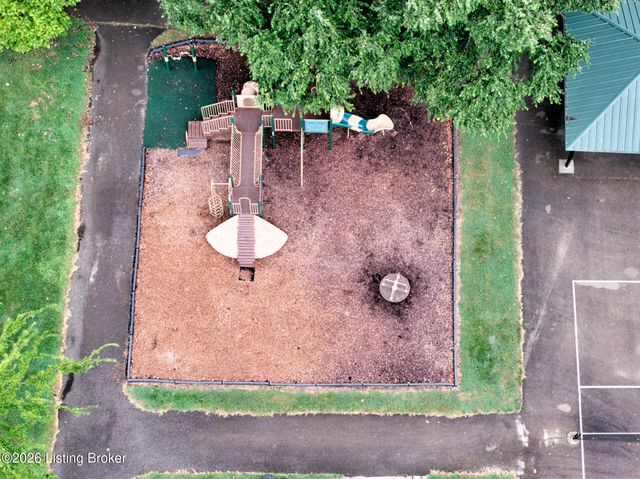 3827 Chatham Rd, Louisville, KY 40218