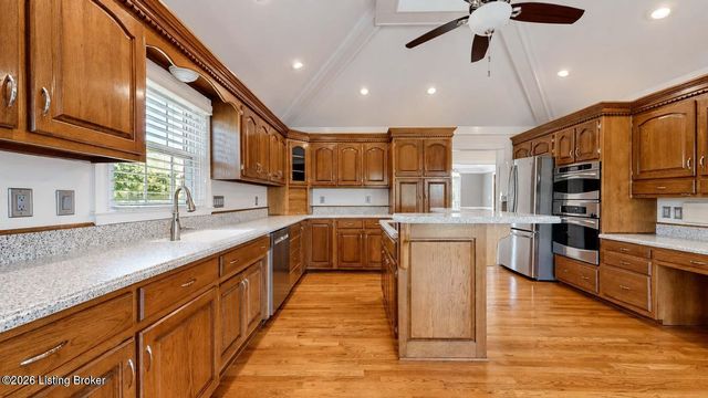 154 Shady Oak Ct, Mt Washington, KY 40047