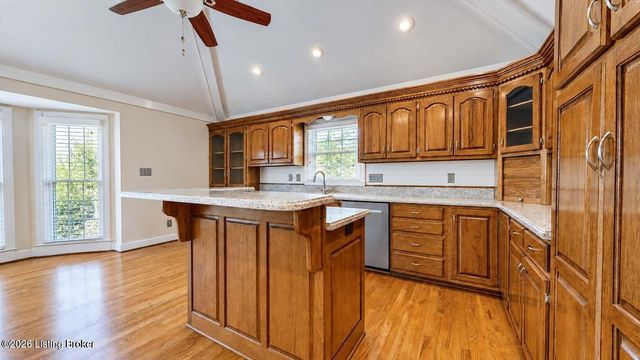 154 Shady Oak Ct, Mt Washington, KY 40047