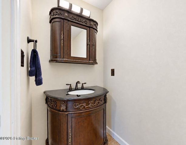 154 Shady Oak Ct, Mt Washington, KY 40047