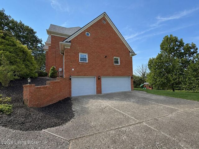 154 Shady Oak Ct, Mt Washington, KY 40047