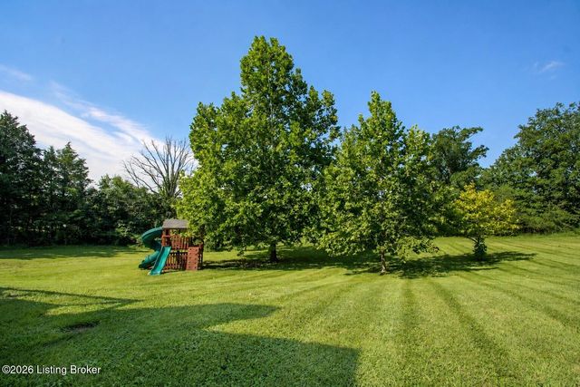 154 Shady Oak Ct, Mt Washington, KY 40047