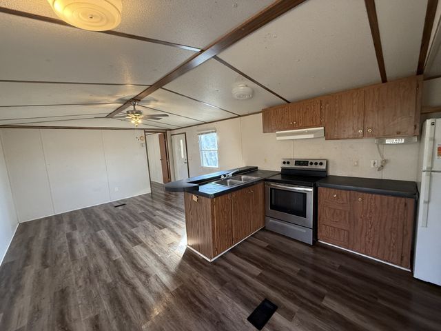 205 Lewis Cir, Dover, TN 37058