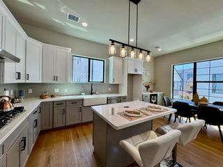 1222 W 24th Street C, Houston, TX 77008