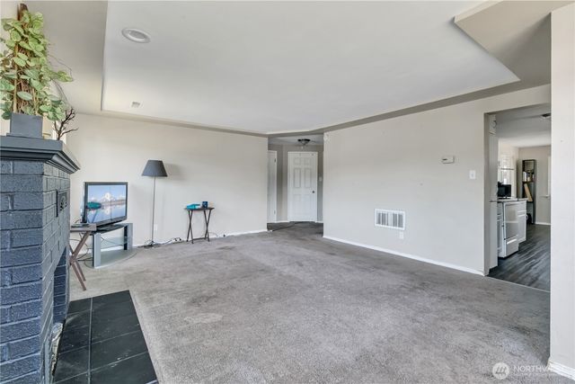 7048 S Oakes Street, Tacoma, WA 98409
