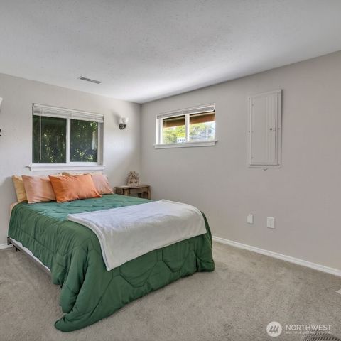 7048 S Oakes Street, Tacoma, WA 98409