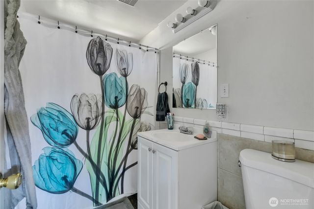 7048 S Oakes Street, Tacoma, WA 98409