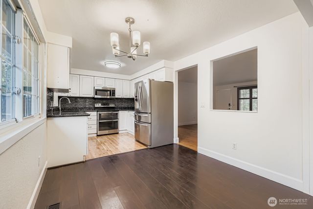 14631 127th Avenue NE, Woodinville, WA 98072