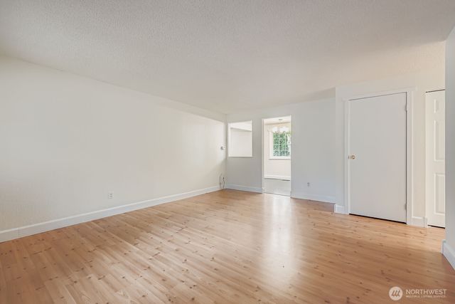 14631 127th Avenue NE, Woodinville, WA 98072