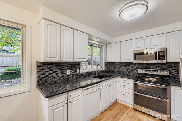 14631 127th Avenue NE, Woodinville, WA 98072