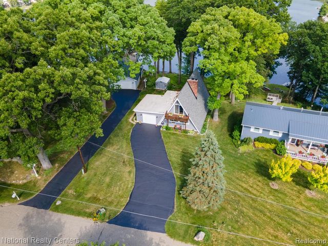 3627 Merritt Lake Drive, Metamora, MI 48455