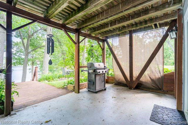 3627 Merritt Lake Drive, Metamora, MI 48455