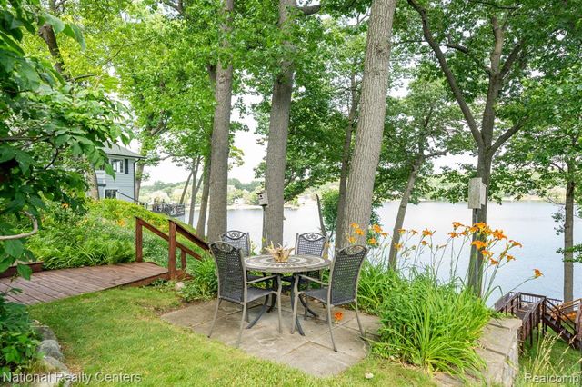 3627 Merritt Lake Drive, Metamora, MI 48455