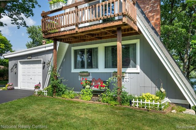 3627 Merritt Lake Drive, Metamora, MI 48455