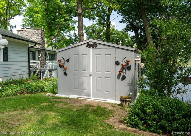 3627 Merritt Lake Drive, Metamora, MI 48455