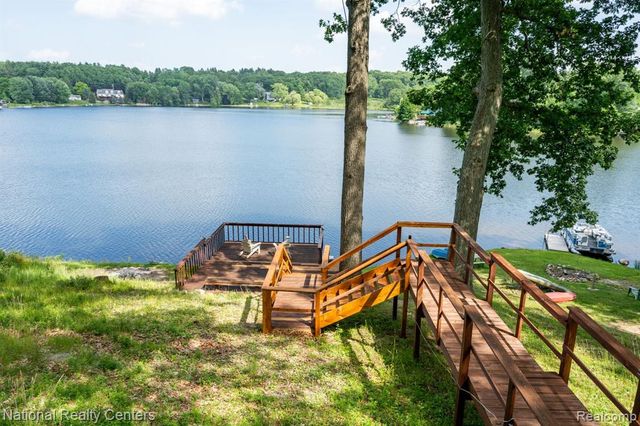 3627 Merritt Lake Drive, Metamora, MI 48455