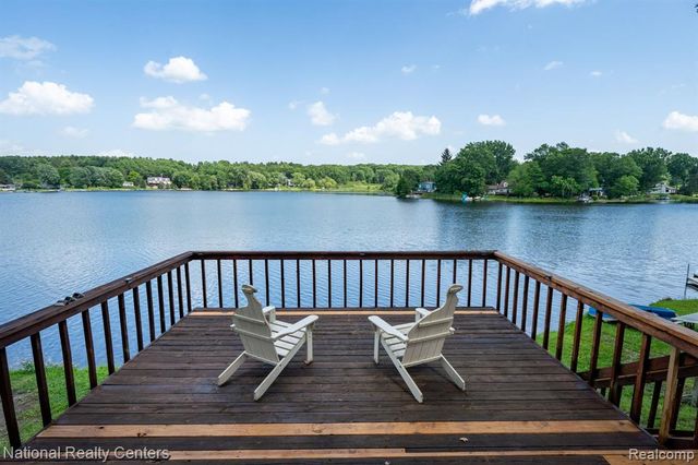 3627 Merritt Lake Drive, Metamora, MI 48455
