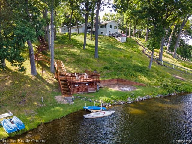 3627 Merritt Lake Drive, Metamora, MI 48455