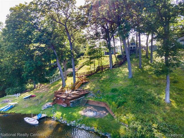 3627 Merritt Lake Drive, Metamora, MI 48455