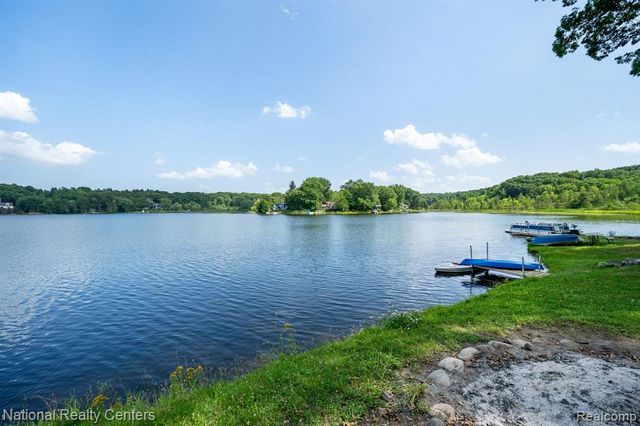 3627 Merritt Lake Drive, Metamora, MI 48455