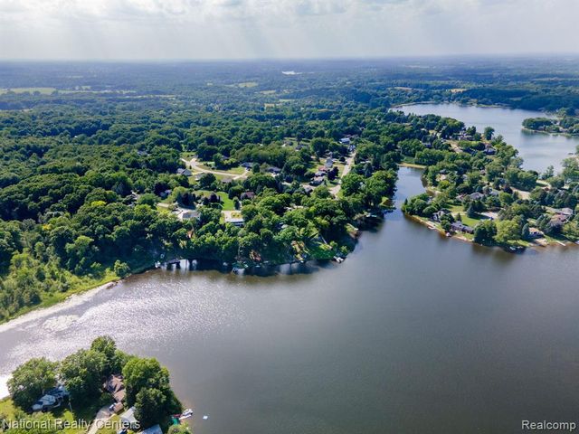 3627 Merritt Lake Drive, Metamora, MI 48455