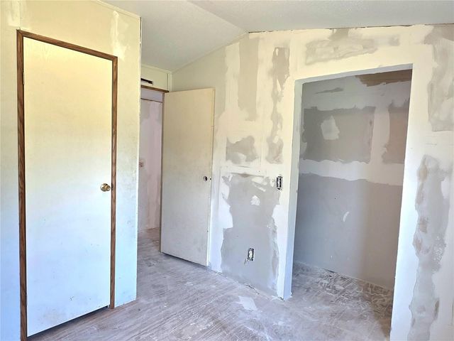 8443 HAMSTER DRIVE, Zephyrhills, FL 33540