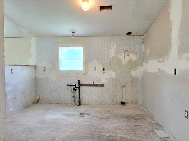 8443 HAMSTER DRIVE, Zephyrhills, FL 33540