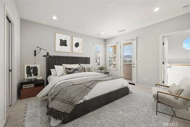 223 Elkhorn 79, Irvine, CA 92618