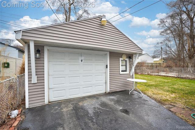 2210 Canniff Street, Flint, MI 48504