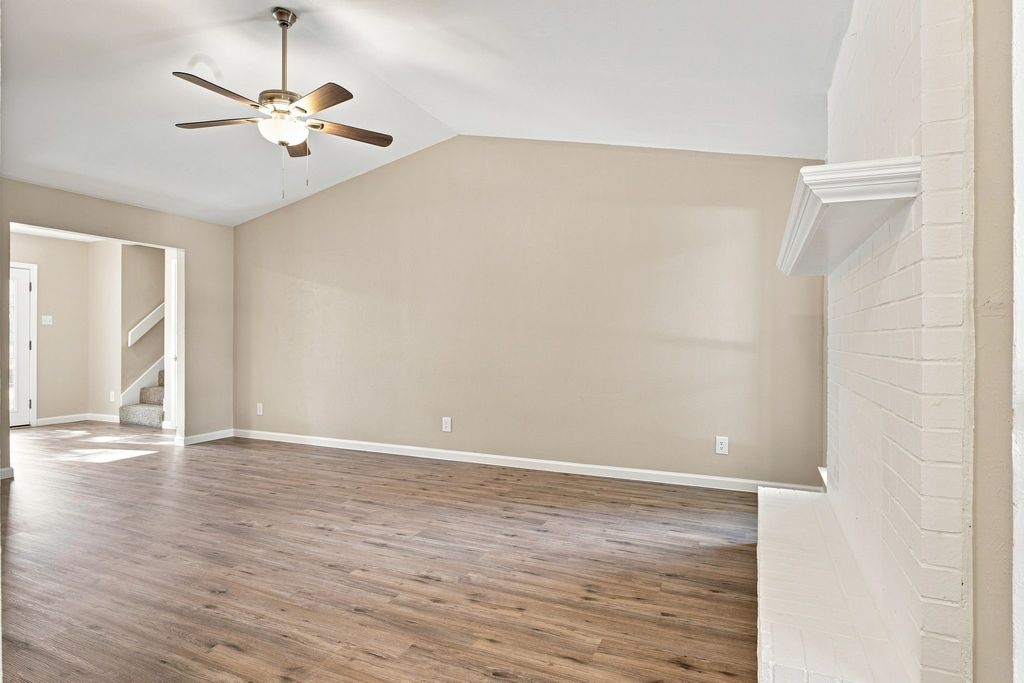 721 Timberoaks Drive, Azle, TX 76020 — photo 5