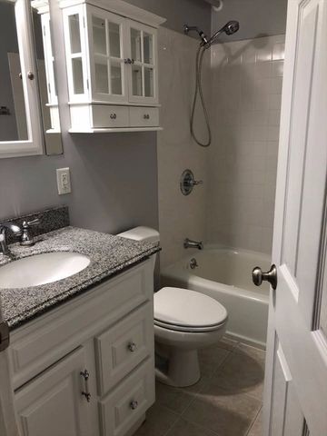 56 Townsend St C21, Abington, MA 02351
