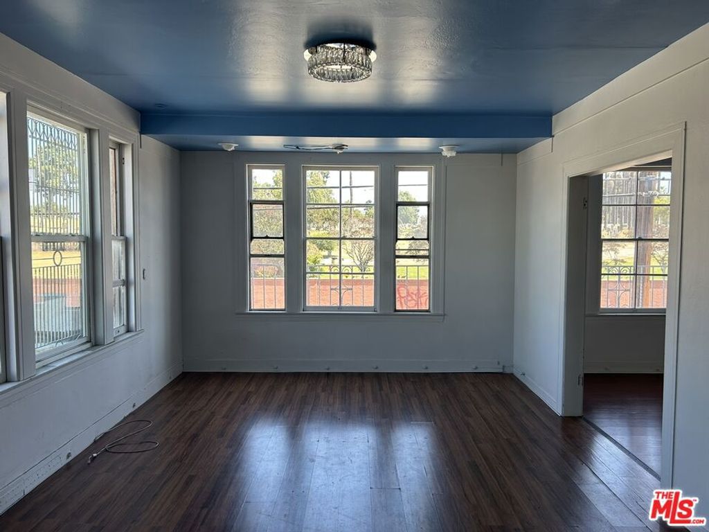1856 W Washington Boulevard, Los Angeles, CA 90007 — photo 4