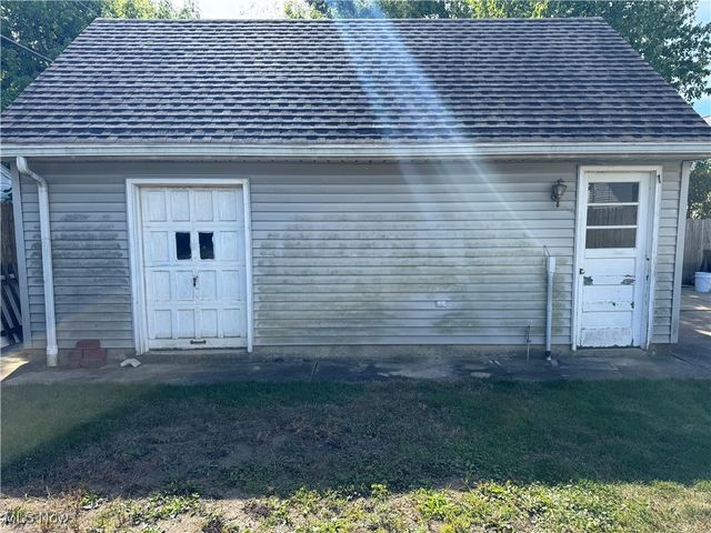 235 Harwood Street, Elyria, OH 44035