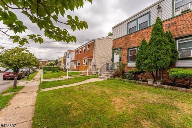 718 Thomas St, Elizabeth City, NJ 07202