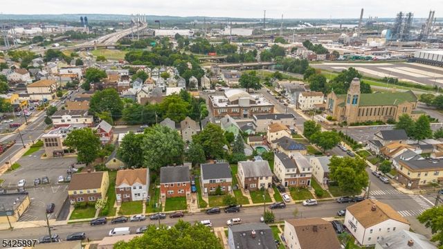 718 Thomas St, Elizabeth City, NJ 07202