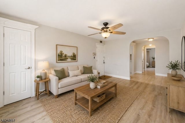 718 Thomas St, Elizabeth City, NJ 07202