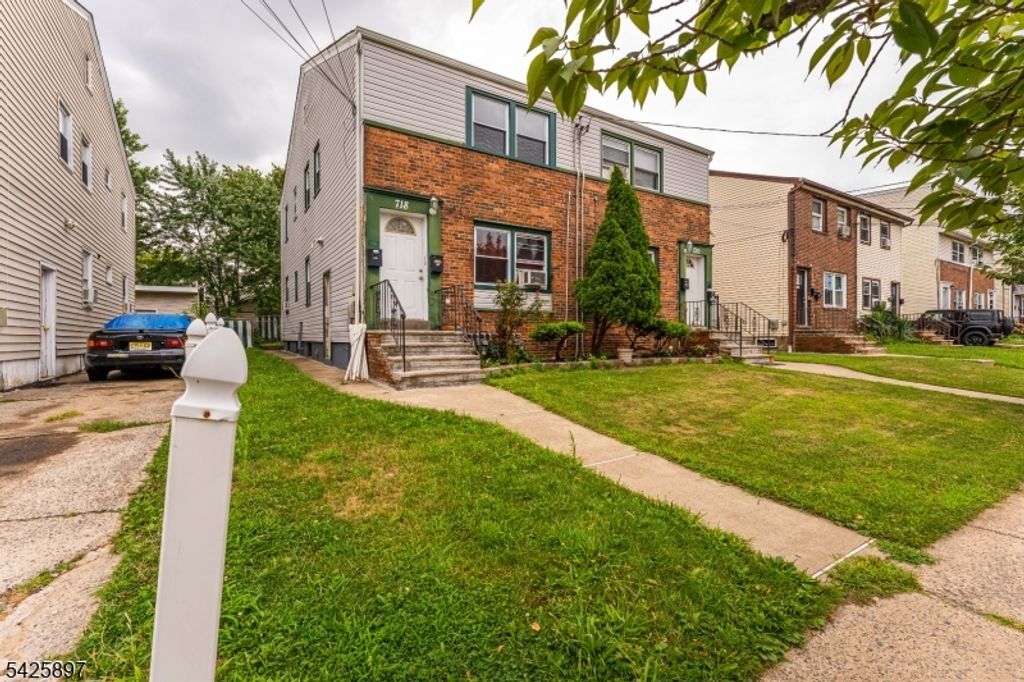 718 Thomas St, Elizabeth City, NJ 07202