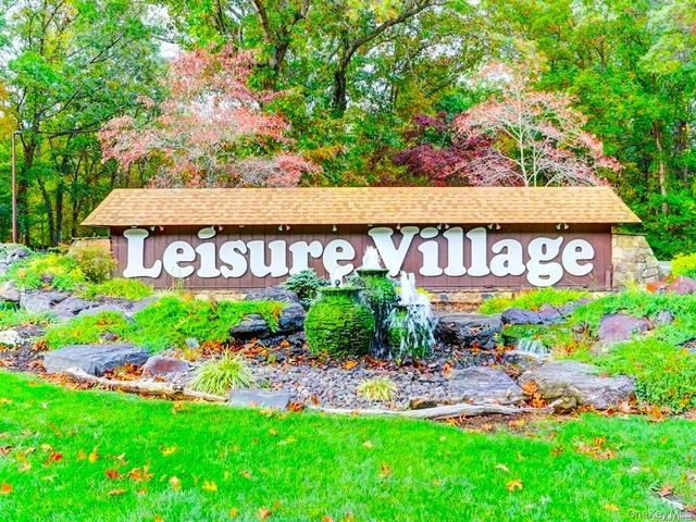 418 Weymouth Court B, Ridge, NY 11961