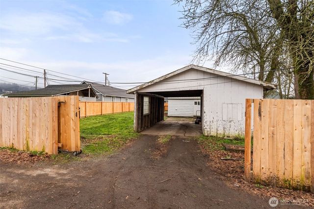 262 SW 2nd St, Chehalis, WA 98532