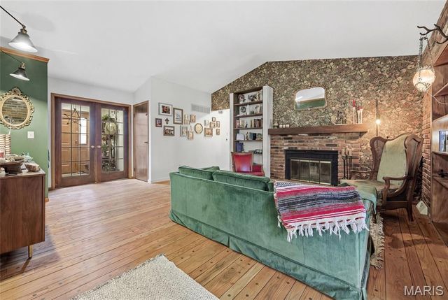 1436 Teson Road, Hazelwood, MO 63042