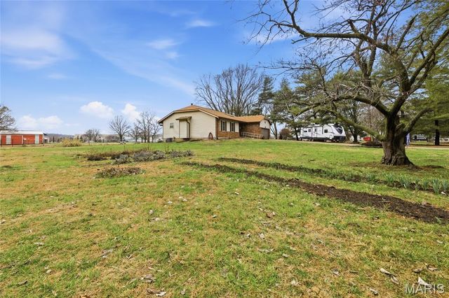 1436 Teson Road, Hazelwood, MO 63042