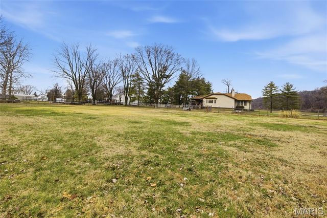 1436 Teson Road, Hazelwood, MO 63042