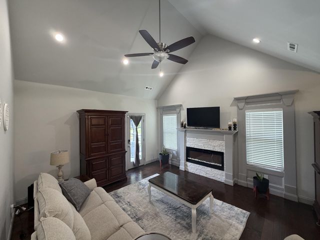 516 Tuxford Ln, Knoxville, TN 37912