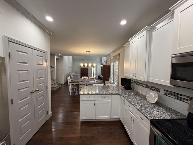 516 Tuxford Ln, Knoxville, TN 37912