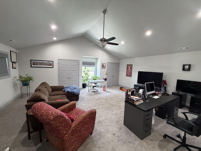 516 Tuxford Ln, Knoxville, TN 37912
