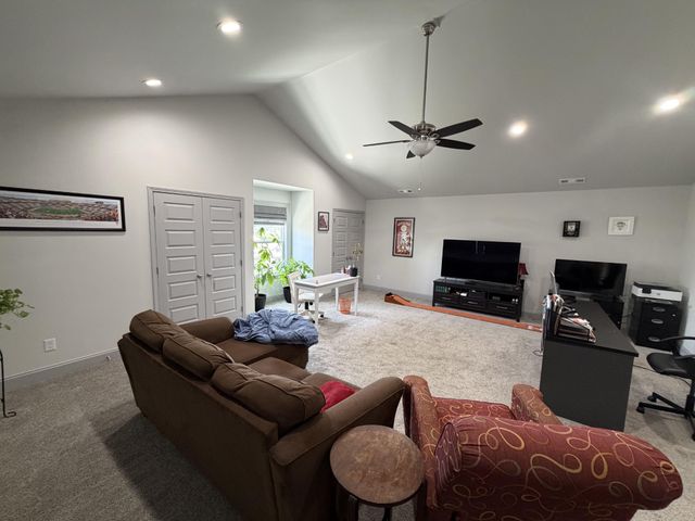 516 Tuxford Ln, Knoxville, TN 37912