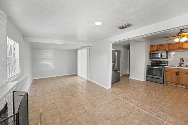 7062 47TH STREET N, Pinellas Park, FL 33781
