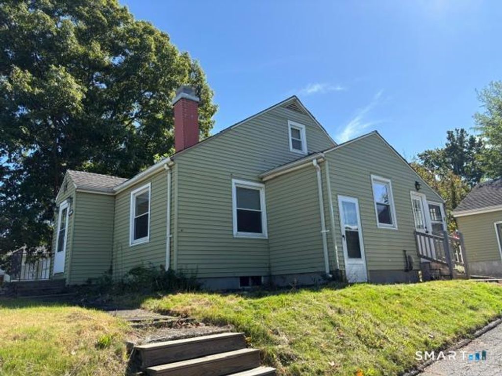114 White Oak Avenue, Plainville, CT 06062