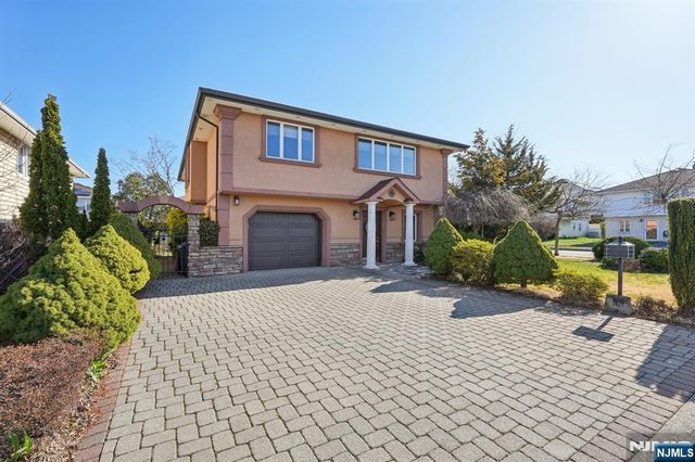 2 Ivy Lane, Wallington, NJ 07057