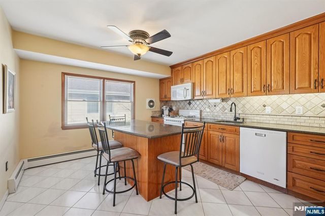 2 Ivy Lane, Wallington, NJ 07057